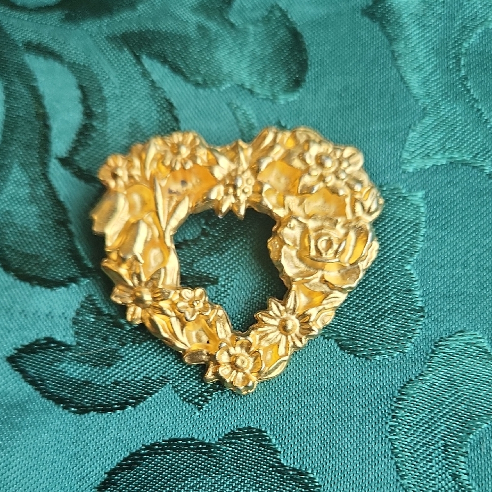 Gold Floral Heart Brooch